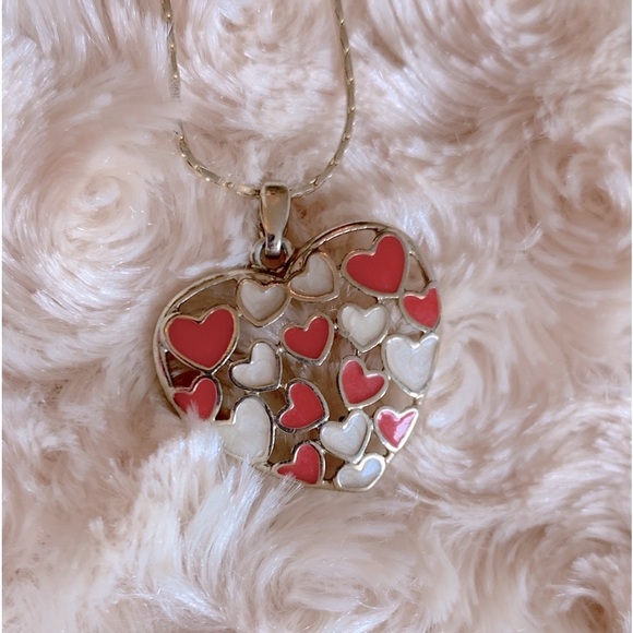 Avon Open Metal Enamel Hearts Silvertone Pendant Necklace - Picture 3 of 6